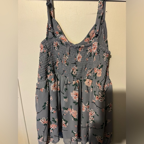 Women’s floral flowy tank - Picture 2 of 3